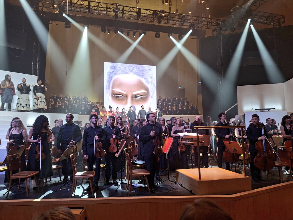 DavidArranzVox's tweet photo. Ópera en Zaragoza, #TURANDOT de G. Puccini.🎼💚🎻🎺🎹👸🏼
Había que aprovechar esta oportunidad histórica. 
Genial espectáculo!!
Que maravilla que se acerque la cultura de este nivel a la ciudadanía.
Orquesta Reino de Aragón y Coro Amici Musicae. 👏🏻👏🏻👏🏻👏🏻👏🏻 https://t.co/6BAppkd2ef