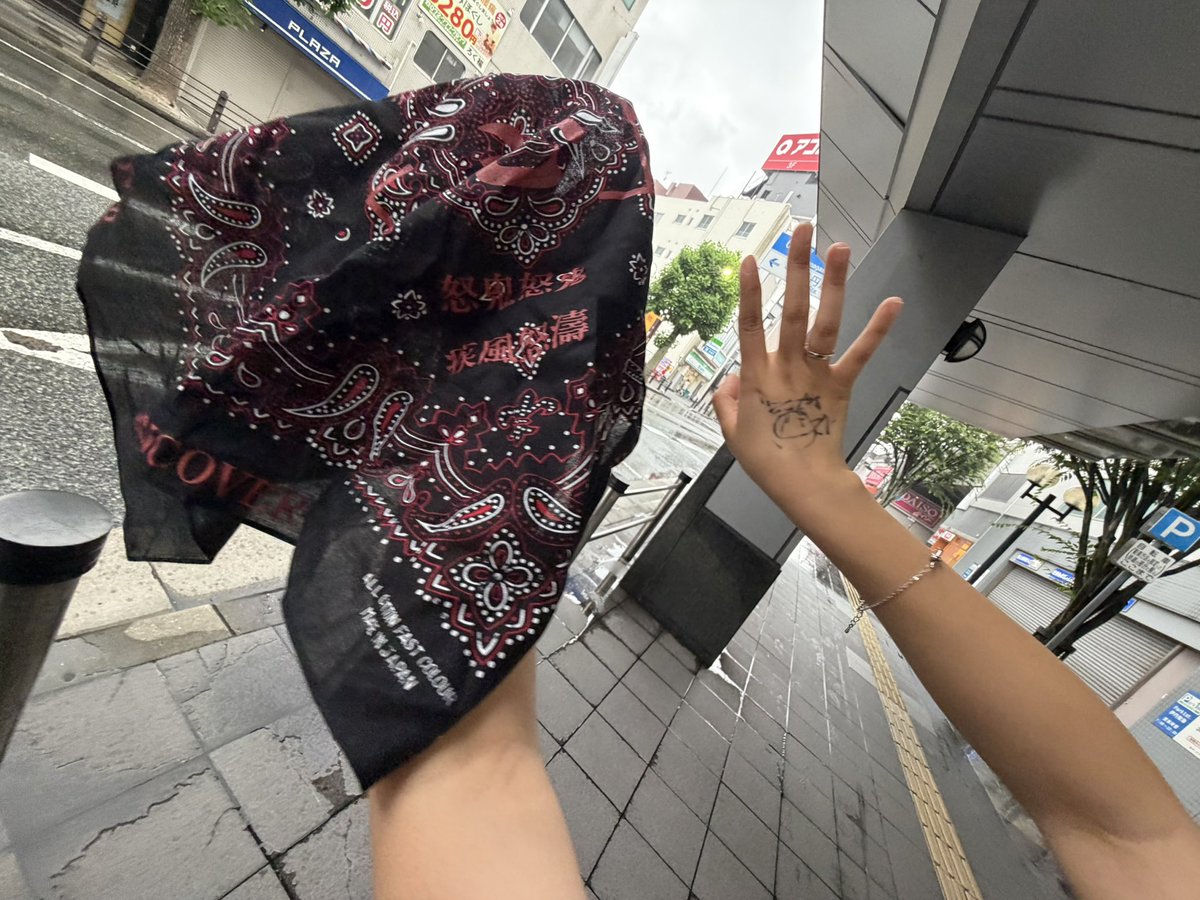 156___ebi's tweet photo. カニ食べてオールナイトして神楽行った幸せ2日間🎶 https://t.co/GDQ8kMWQP6