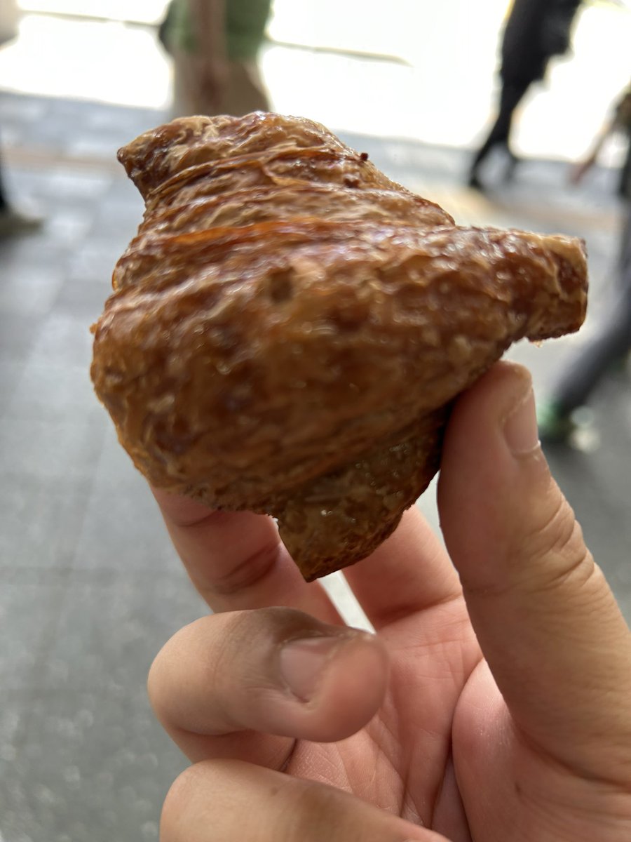 k_ug137's tweet photo. 着いたーーーーー！
楽しみます。
お目当ても買えた^_^うますぎる https://t.co/6j1ths40fW