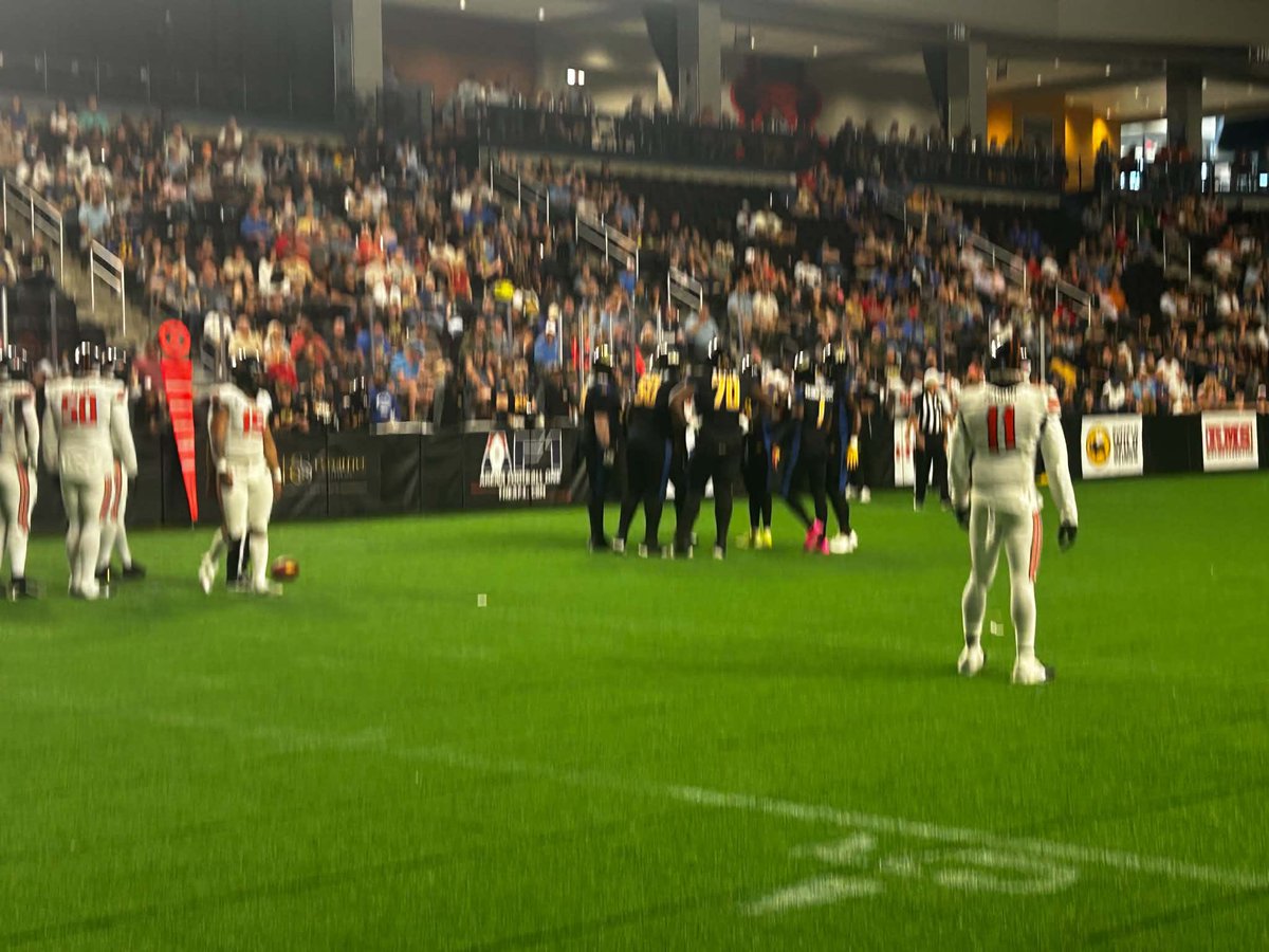 ShadySportsNet's tweet photo. Our southeastern correspondent @IndoorFBHistory is on site for the @KatsFootballAF1 vs @FirebirdsAF1
At @FMBankArena in Clarksville, TN.
Thank you to the Kats organization for allowing us to attend.
#AF1 #Kats #Firebirds https://t.co/Iufbo4Dfxy