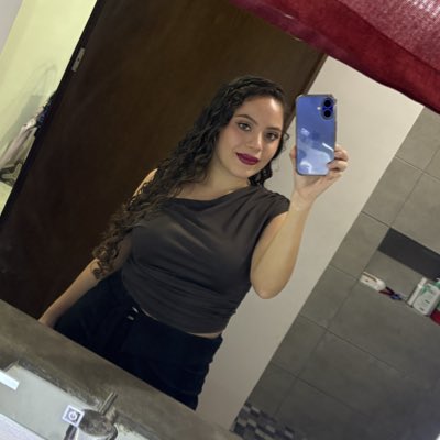 Sharon_Quintal's tweet photo. #NuevaFotoDePerfil https://t.co/yocdcD01Tn