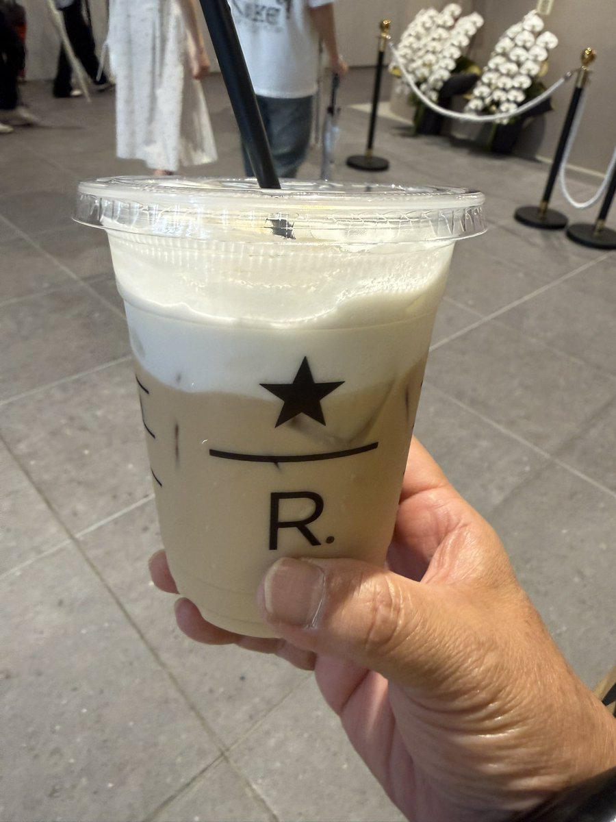 macoco42718422's tweet photo. おはようございます☀
昨日、名古屋に出来た新しいランドマークに行ってきました♪
スタバは激混みだったけど、お持ち帰りでスムーズに✨✨✨

ブルーロックのムビチケもゲット👍 https://t.co/bPbnG34iXo