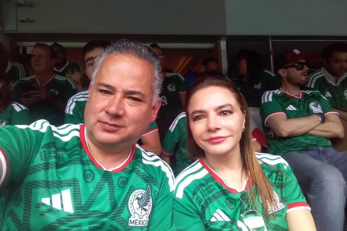 marialet4's tweet photo. @GracielaD1m @YouTube Sólo que ... @CarlosLoret no es  político....‼️
Ponte abusada @GracielaD1m https://t.co/I4sfFiiugQ