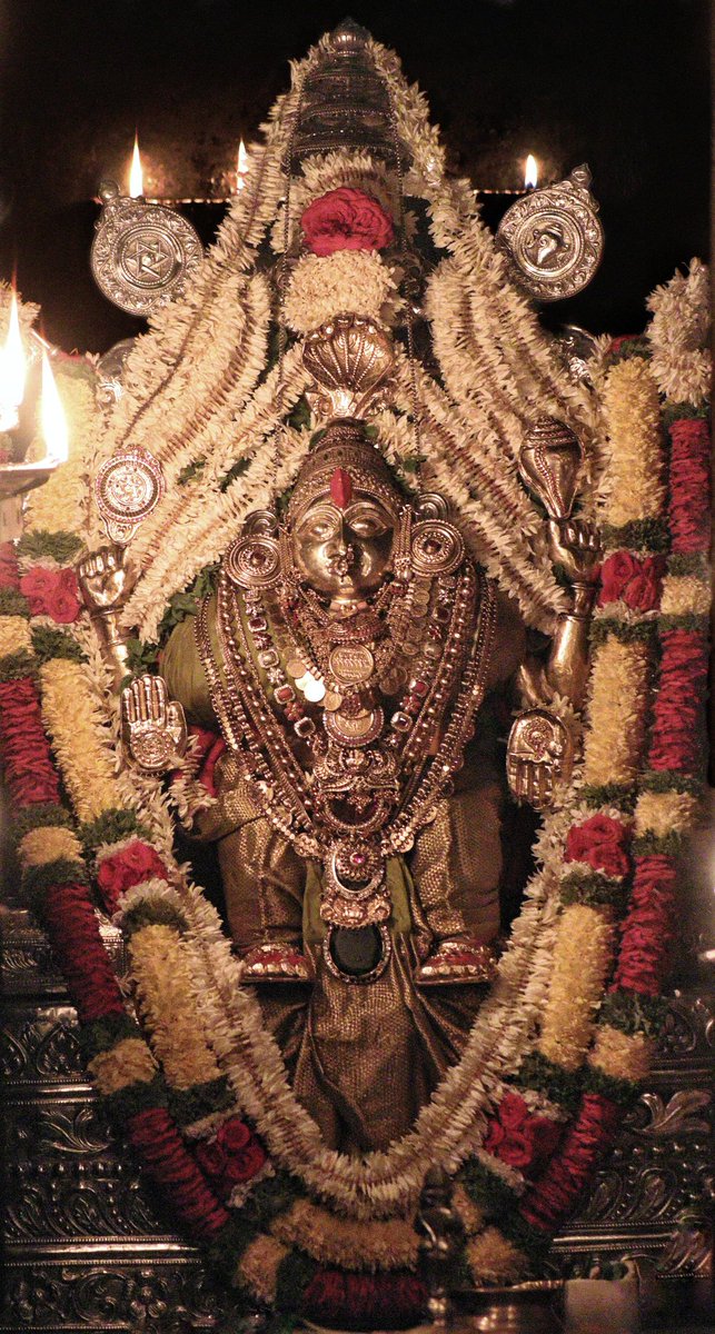 KateeluOfficial's tweet photo. ಕಟೀಲು ಶ್ರೀ ದುರ್ಗಾಪರಮೇಶ್ವರಿ ಅಮ್ಮನವರು ಇಂದು ಮುಂಜಾನೆಯ (ದಿನಾಂಕ 21 ಜೂನ್ 2026 ಭಾನುವಾರ) ವಿಶೇಷ ಪುಷ್ಪಾಲಂಕಾರದಲ್ಲಿ ಮಲ್ಲಿಗೆ ಪ್ರಿಯೆ ಶ್ರೀ ದೇವಿ ಭ್ರಾಮರೀ 🙏🙏🙏

Kateel Shree Durgaparameshwari amma in today's special alankara. 

#Kateel #Durgaparameshwari #KateelOfficial https://t.co/E91WLhNaa8