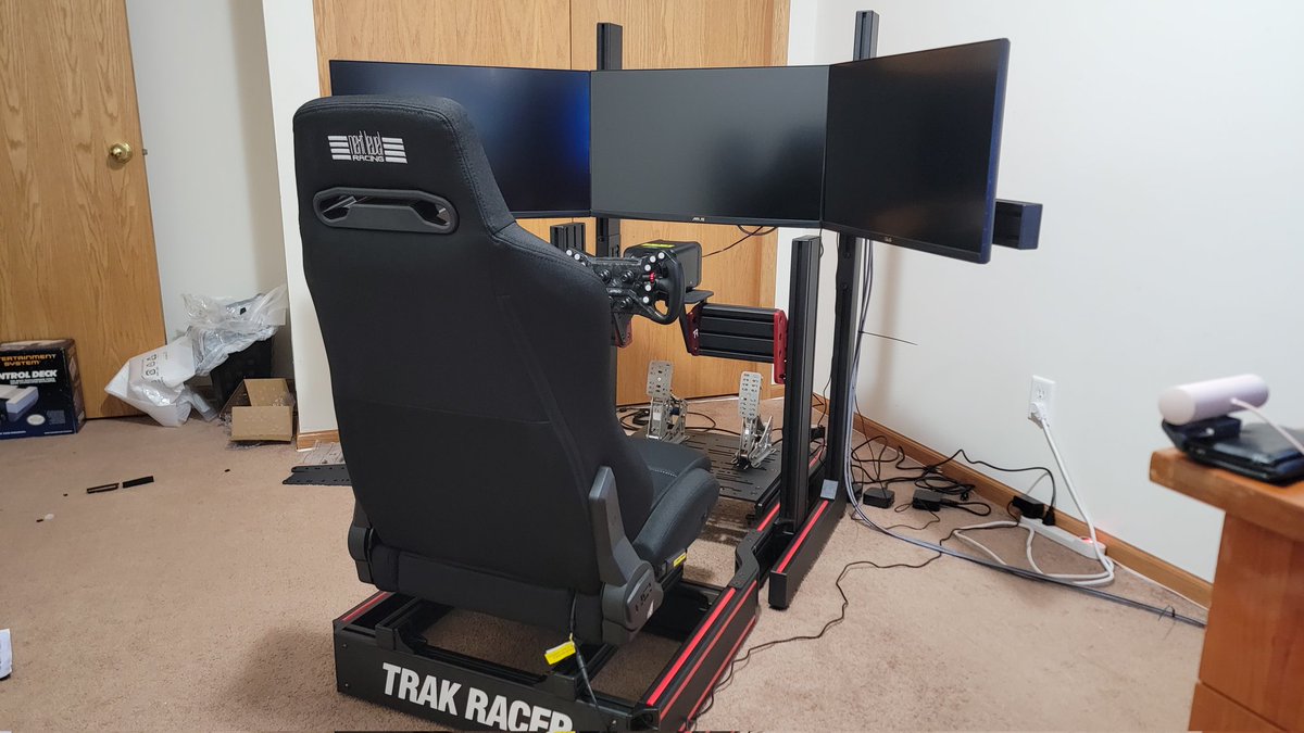 ViperPrism's tweet photo. Need to a couple longer usb A cables. Should be up and racing tomorrow ❤️ #iracing #simagic #trakracer #vrs #love https://t.co/gaWVW92p9l