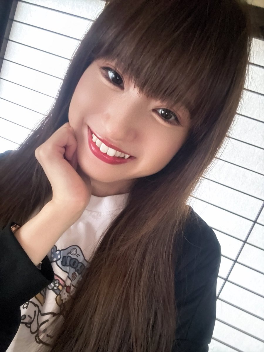 maika_amarizu's tweet photo. おはまいかたんっ☁️
久々な気がするにこにこまいかたんです😆
今日はアイス屋さんファンミ〜〜🍨
お天気持ちそうでよかった！
たのしもうね(,,>᎑<,,)♡ https://t.co/55kd7zLWme