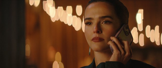 JulietaLaRosa's tweet photo. QUE DECIRLES GENTE 😭
“Mensajes de Voz para Isabelle” en Netflix peliculon 1000/10. Te hace llorar al instante, durante y después. 
te deja hecha mierda, te hace reír, te enamora, ellos tienen química, son hermosos etc etc https://t.co/ha5cvYvuNn