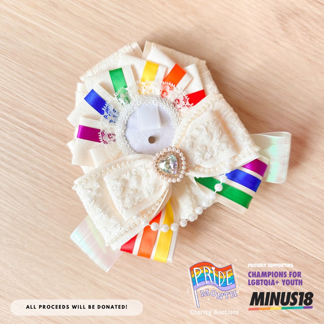 Parfait_Parlour's tweet photo. 🌈PRIDE MONTH CHARITY AUCTIONS🌈
🌟FIRST DESIGN REVEAL🌟

All proceeds for these auctions will be donated to the wonderful @minus18youth 🌈

——

🌟 OOAK (One of a kind) rosettes handmade by me!
🌟 These rosettes are compatible with 54-58mm can badges! 
🌟 These are designed for photos / display!

Charity Auction Times:
🇦🇺 June 27 - June 29 (10:00AM AEST)
🇺🇸 June 26 - June 28 (5:00PM PDT)
🌎 June 27 - June 29 (Midnight GMT)

If you’re new here, please check my FAQs for Auction Info! 

Thank you for the support during this project!

#pridemonth #happypride #oshikatsu #rosette