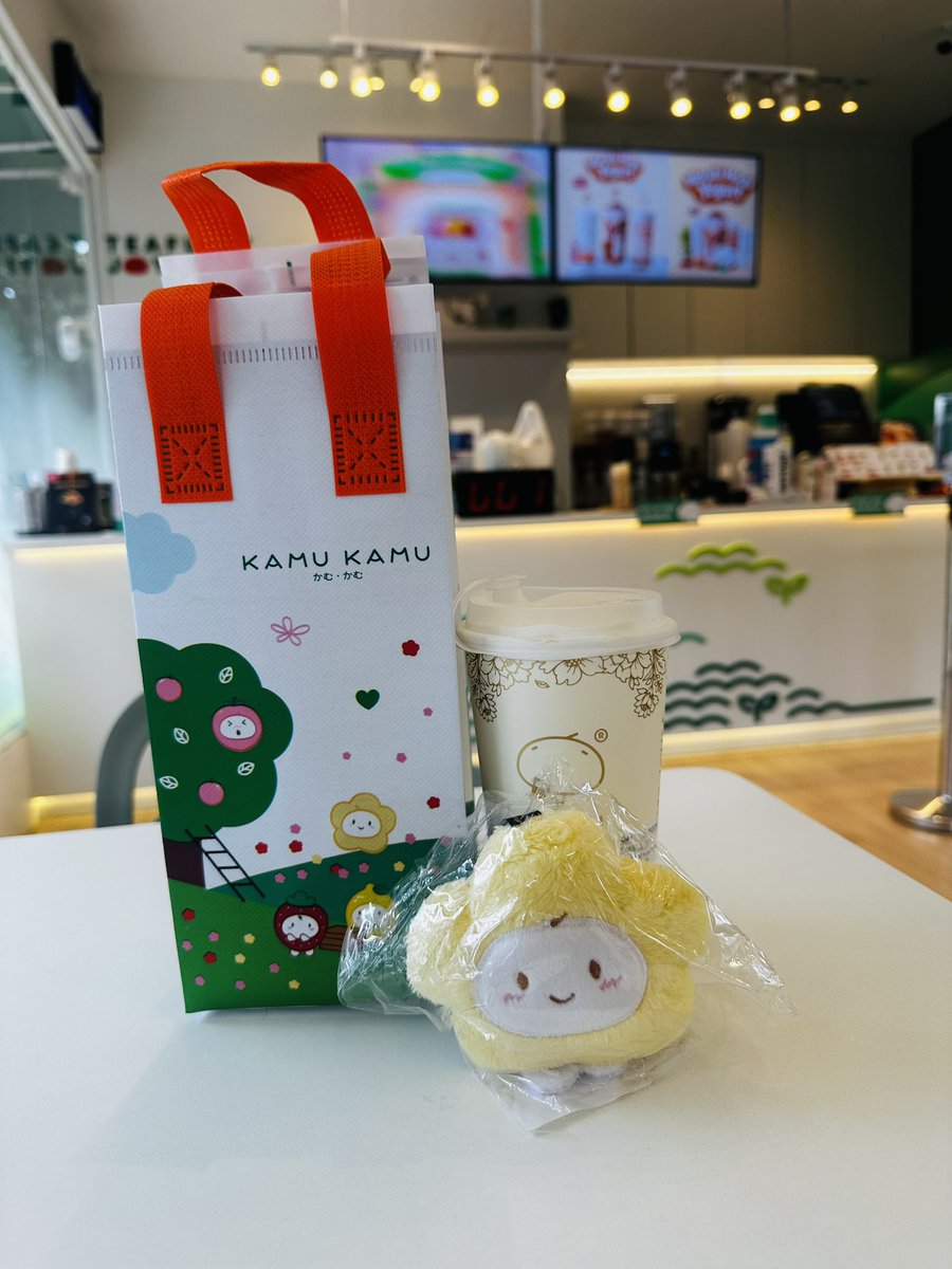 Nchuasun's tweet photo. หวานน้อย แต่อร่อยนัว 100% 

PERTHSANTA RETURNS OUT

#PerthSantaTimeStopperInSG https://t.co/FI7zMbp8RJ