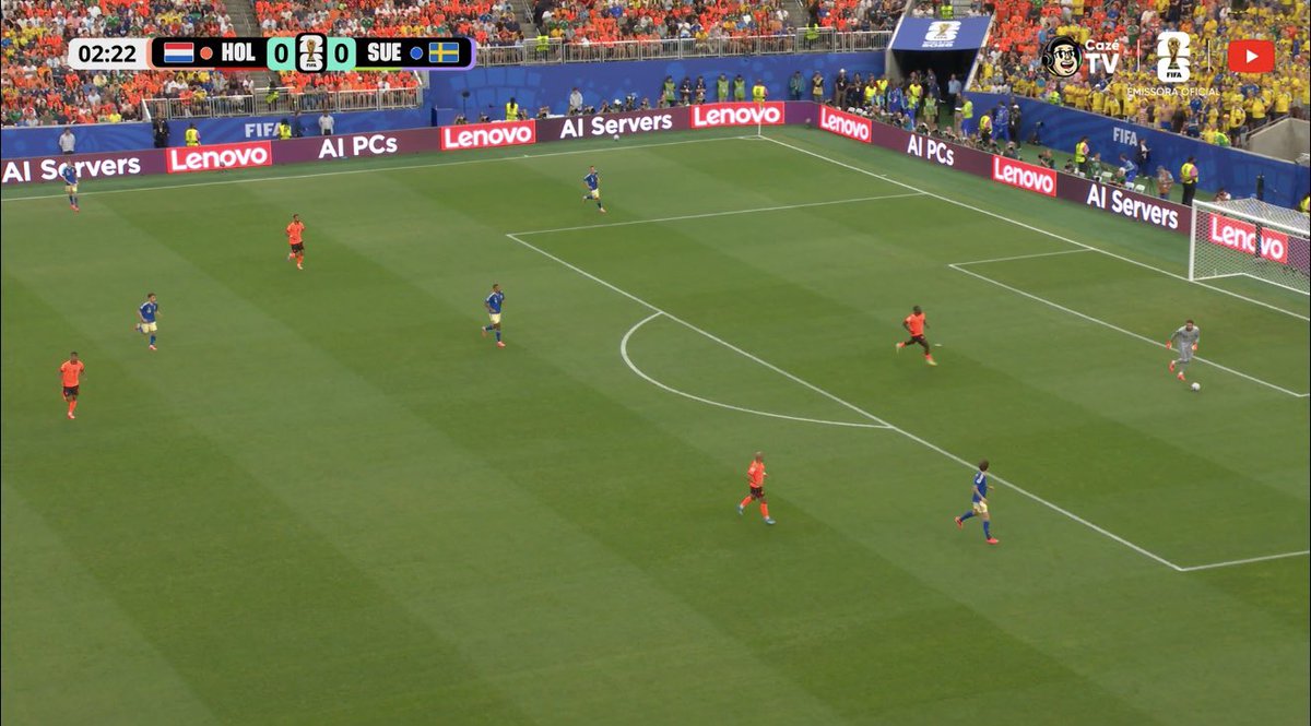 futebol_info's tweet photo. “Quando eu estava vendo hoje Holanda x Suécia, a Holanda de laranja e a Suécia de azul, eu falei: 'hum…'. Me lembrou logo de 2010.”

🎙️ Felipe Melo, no Sportv.
📸 Reprodução/CazéTV | Reprodução/Sportv https://t.co/wdT4dkbN4w
