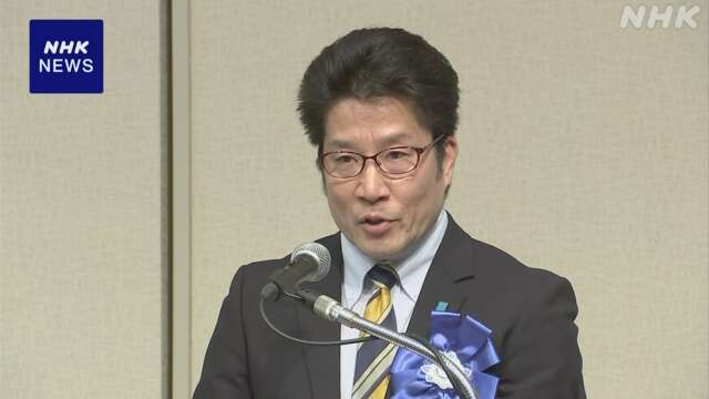 QFgiaL1AOYJkbM3's tweet photo. 【一日一祈り】
2002年10月15日、5人の拉致被害者が北朝鮮より帰国を果たしました。しかし、その中に13歳で拉致された横田めぐみさんの姿はありませんでした。
めぐみさんの弟の拓也さんはカーラジオでニュースを聞き、車を止めて泣かれたそうです。
#拉致被害者全員奪還
#特定失踪者全員奪還 https://t.co/YbLZNhlcQa