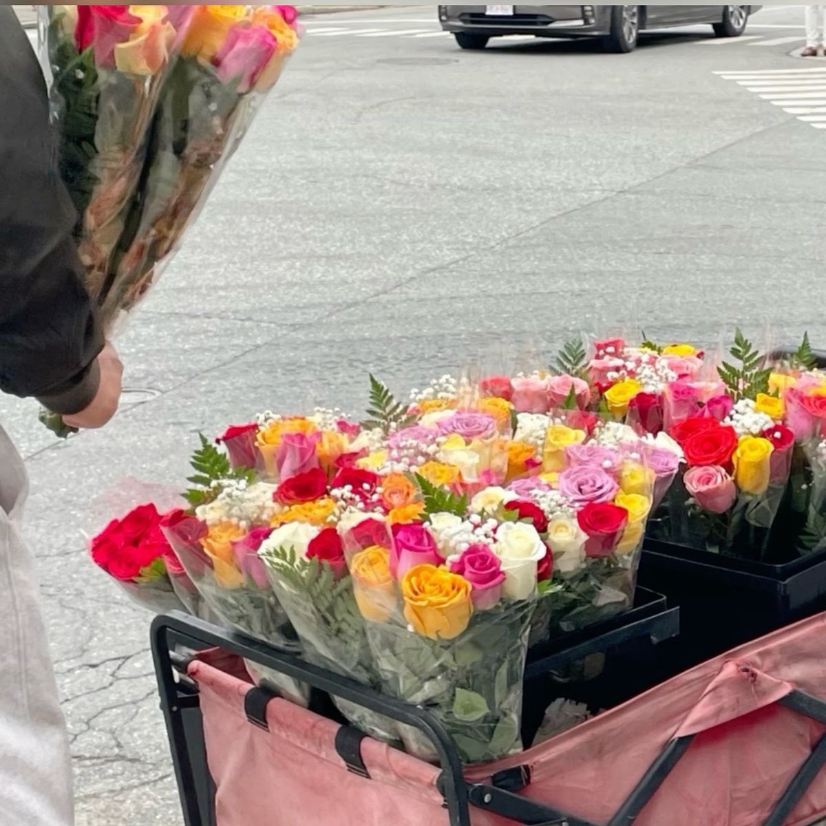 nchdaq's tweet photo. 💌: i hope you have a good &amp; cute sunday , don’t forget to drink water &amp; love yourself💐🌷🌳 https://t.co/mNMlaJWD8e