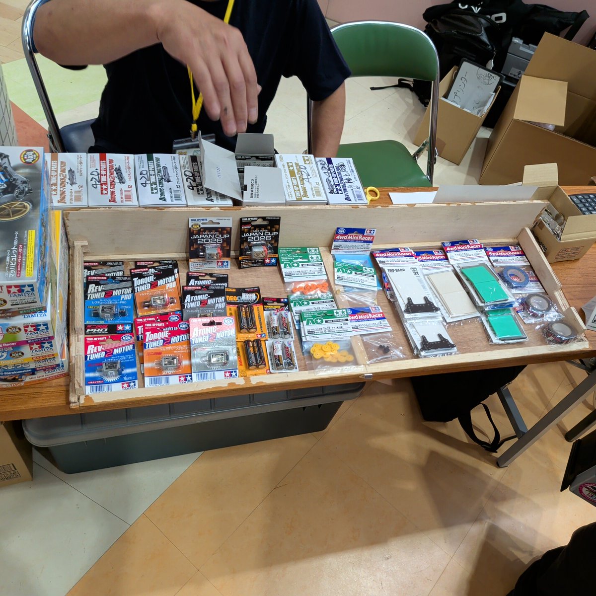 shop_kitboy's tweet photo. #ミニ四駆大会
キットボーイも物販しています！ https://t.co/5U5QOGAFJs