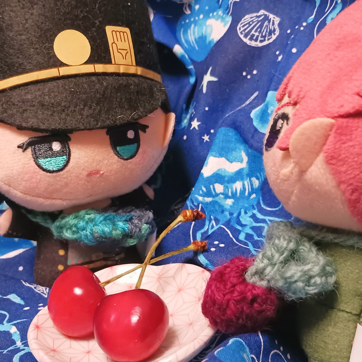 umechi86's tweet photo. 🍒JOJO、そのチェリー食べないのか？
がっつくようだがぼくの好物なんだ…くれないか？
︎🌟ああ
🍒サンキュー     レロレロレロレロ
︎🌟ッ！……やれやれ… https://t.co/720OUEletX