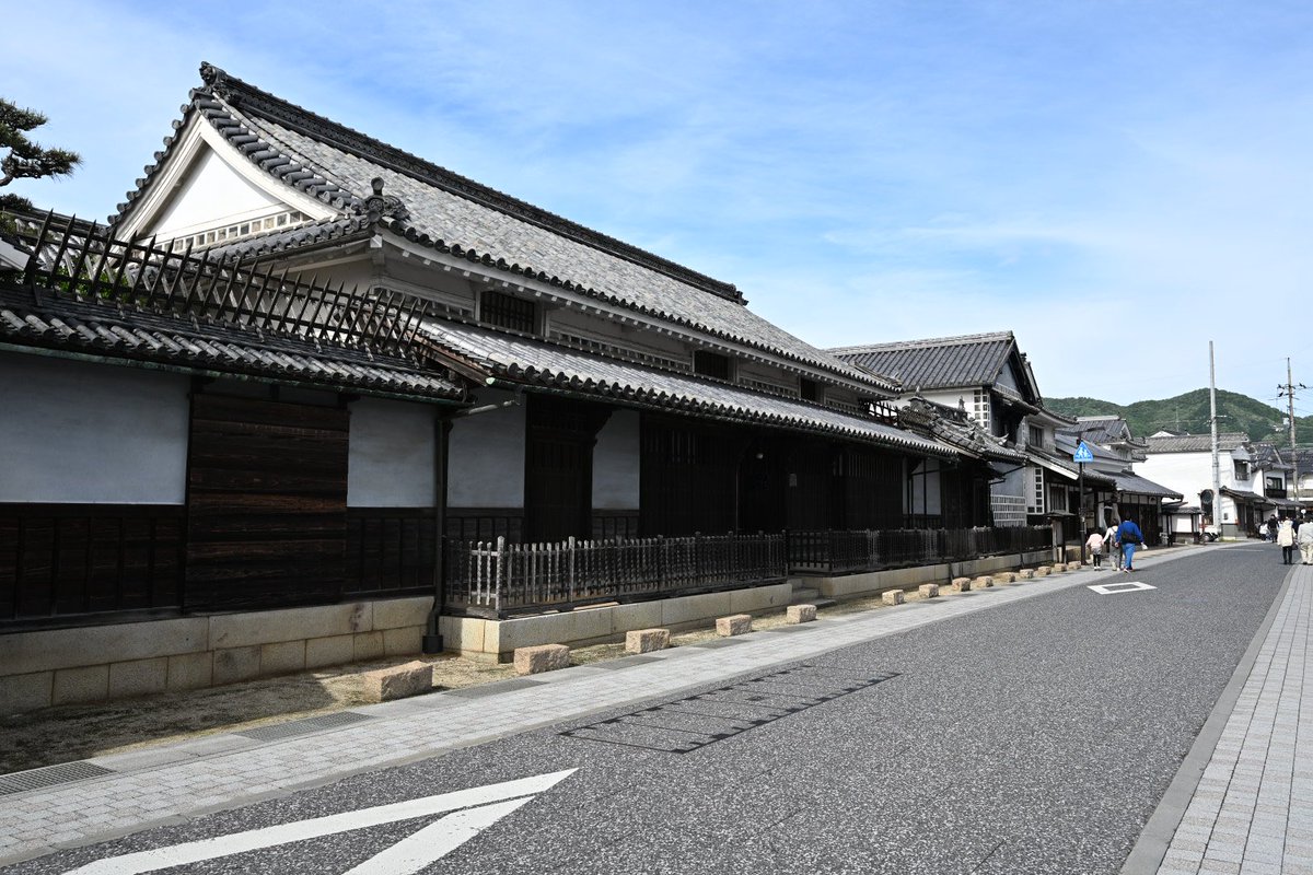 belfry2000's tweet photo. 矢掛町矢掛宿重要伝統的建造物群保存地区

地区内の観音寺の変わった鐘楼 https://t.co/crBI4kN9e2