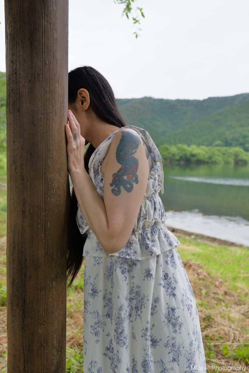 slow_portrait's tweet photo. 撮影している間に、
蛇は何処かへ行ったようです。

「もう、蛇いない？」

いなくなったよ〜。
（何処にいるのか分からなくなったけど）

#ポートレート
#portrait https://t.co/Ak4opLLQqo