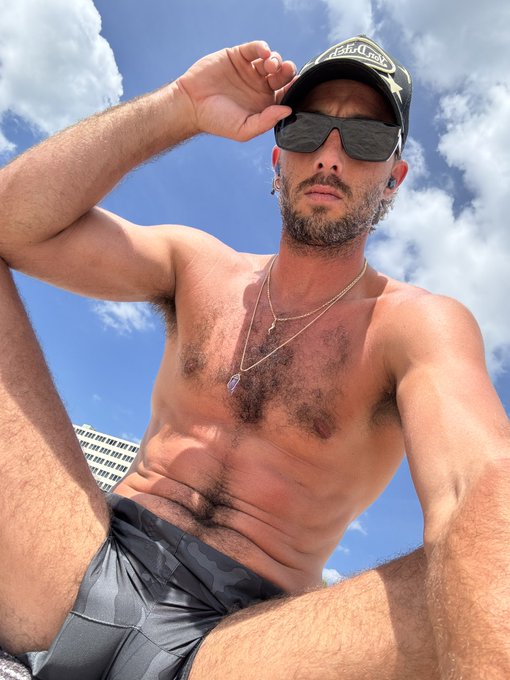 Lucas Frost ❄️ - Owned looks good on you 🫵🏽 https://t.co/Uhyrr4pdD0