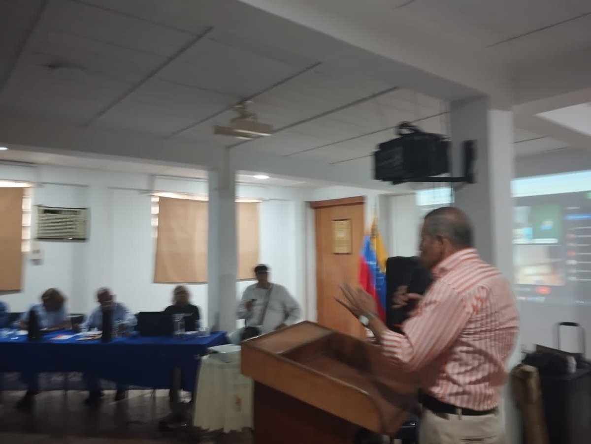 VPgremiosCcas's tweet photo. #20Junio #IIEncuentroNacionalGremiosYTrabajadoresEnLucha
El Profesor Antonio Terán, Pdte. del Mivimiento de Educadores Unidos por Venezuela y responsable de Gremios VP Distrito Capital, participó en el II Encuentro Nacional de Trabajadores en Lucha, realizado en Caracas.
🧵1 https://t.co/8nYyOei0aP