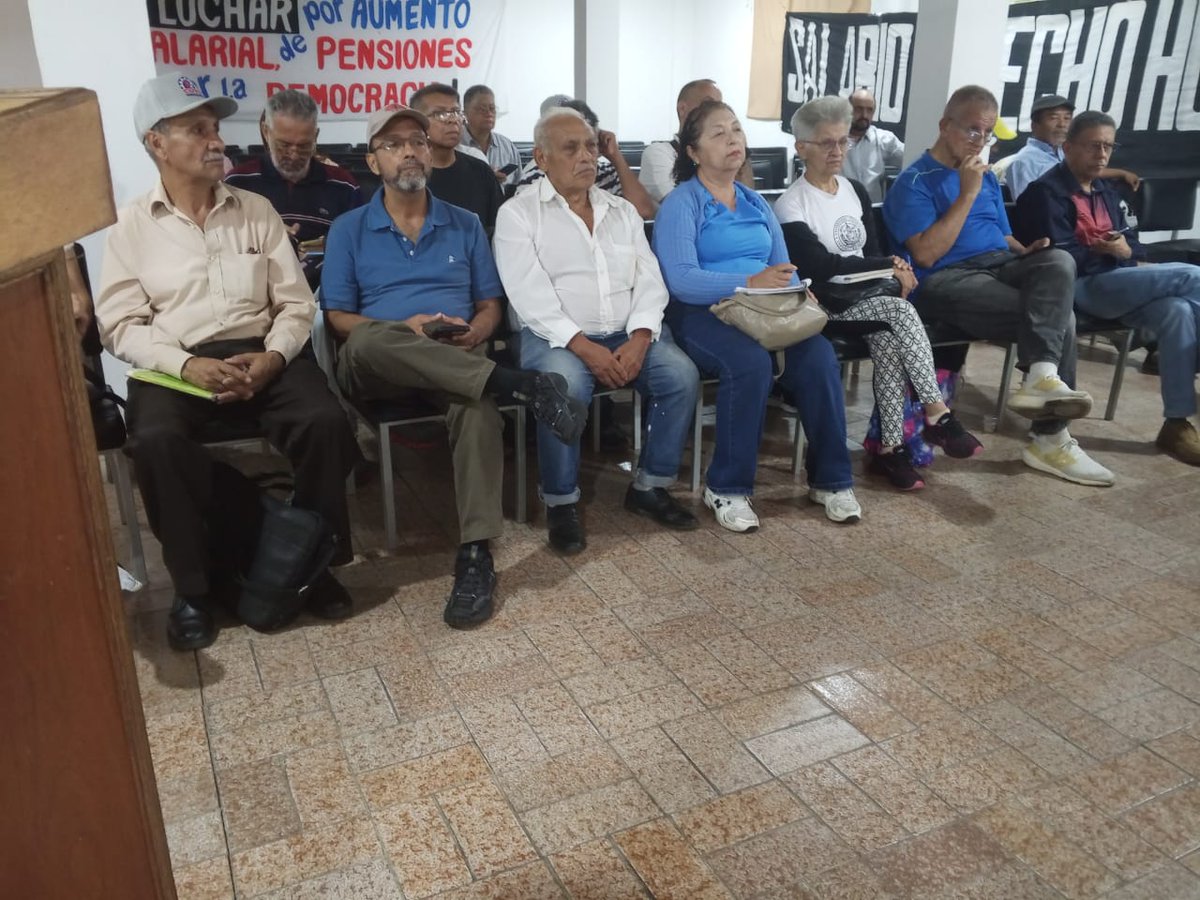 VPgremiosCcas's tweet photo. #20Junio #IIEncuentroNacionalGremiosYTrabajadoresEnLucha
El Profesor Antonio Terán, Pdte. del Mivimiento de Educadores Unidos por Venezuela y responsable de Gremios VP Distrito Capital, participó en el II Encuentro Nacional de Trabajadores en Lucha, realizado en Caracas.
🧵1 https://t.co/8nYyOei0aP