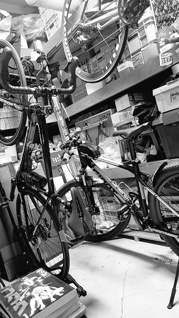 pinkdark2's tweet photo. 東北南部梅雨入り☔☔🐌
しばらく自転車乗らないな…😵⤵️ https://t.co/zPAPeUQnbx