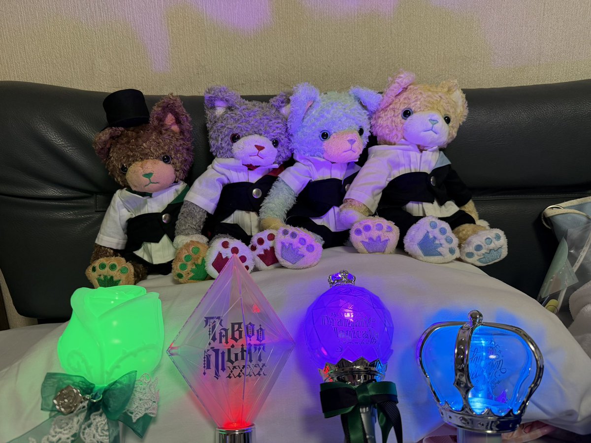 abyssinian666's tweet photo. みんな揃ってお泊まり😽 https://t.co/BbaNjr2G0u