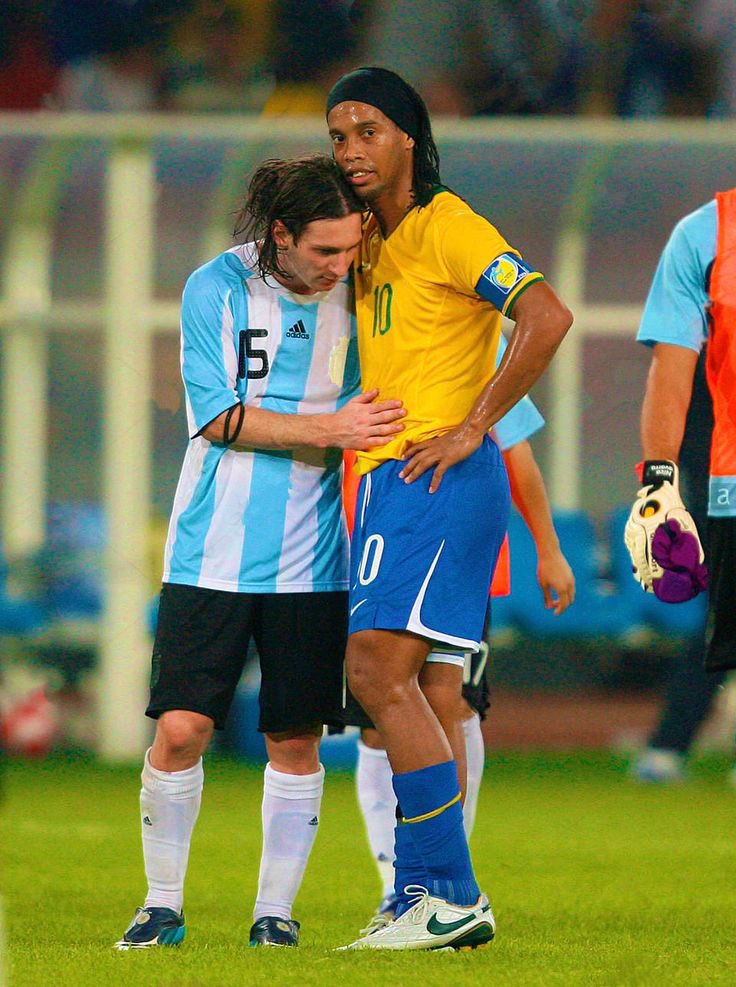 futnostalgico's tweet photo. Messi vs Ronaldinho, Olimpíadas de 2008.
🤩 https://t.co/l8vjEIpy9C