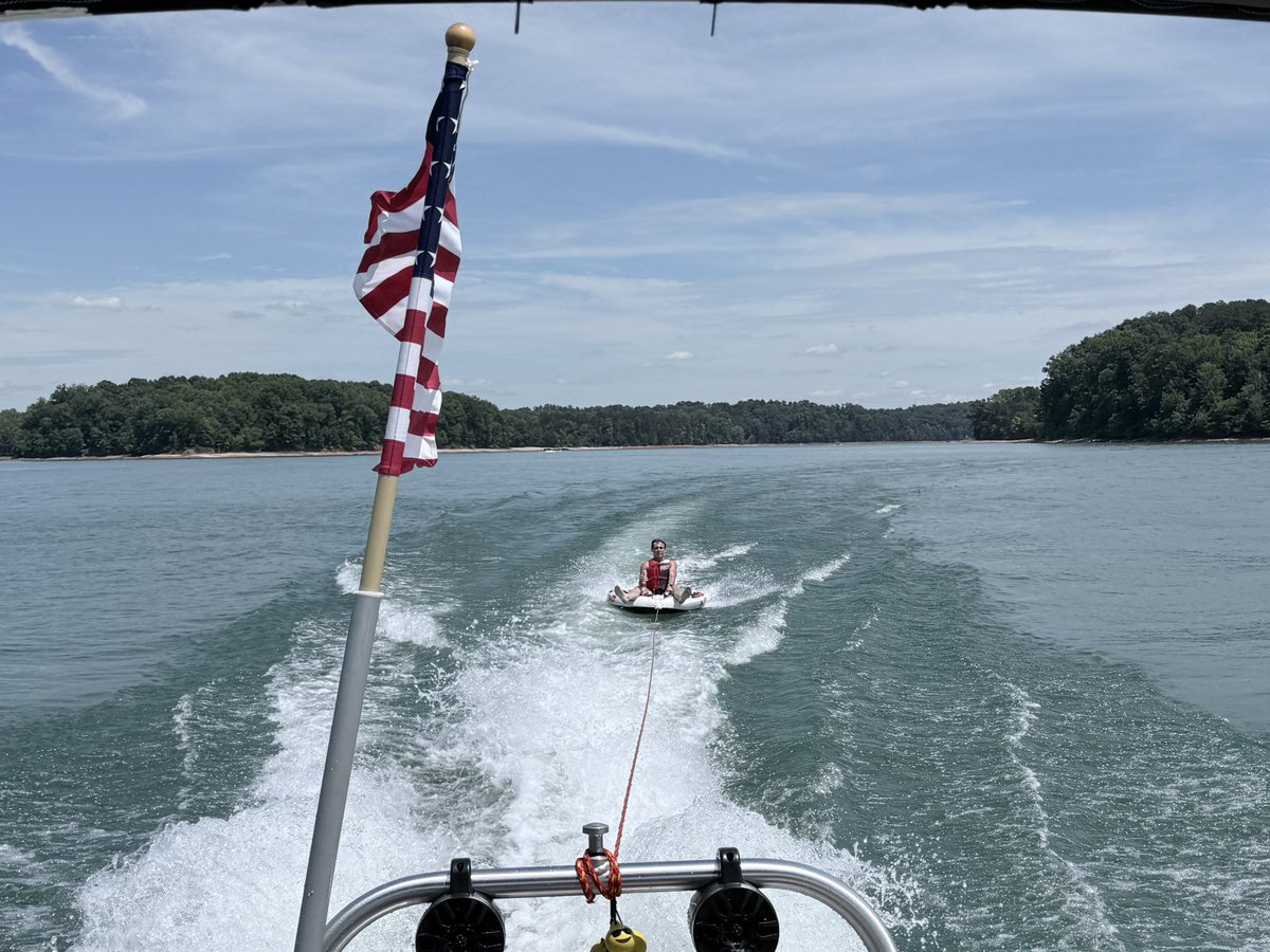 A_Crazy_G's tweet photo. We Be Having Some Great #LakeLife Time...
We Just Getting Started...
Dinner Inbound...😎
#TapTap ... 🤌🤣🤣🤌 https://t.co/wrVsbXnB7J