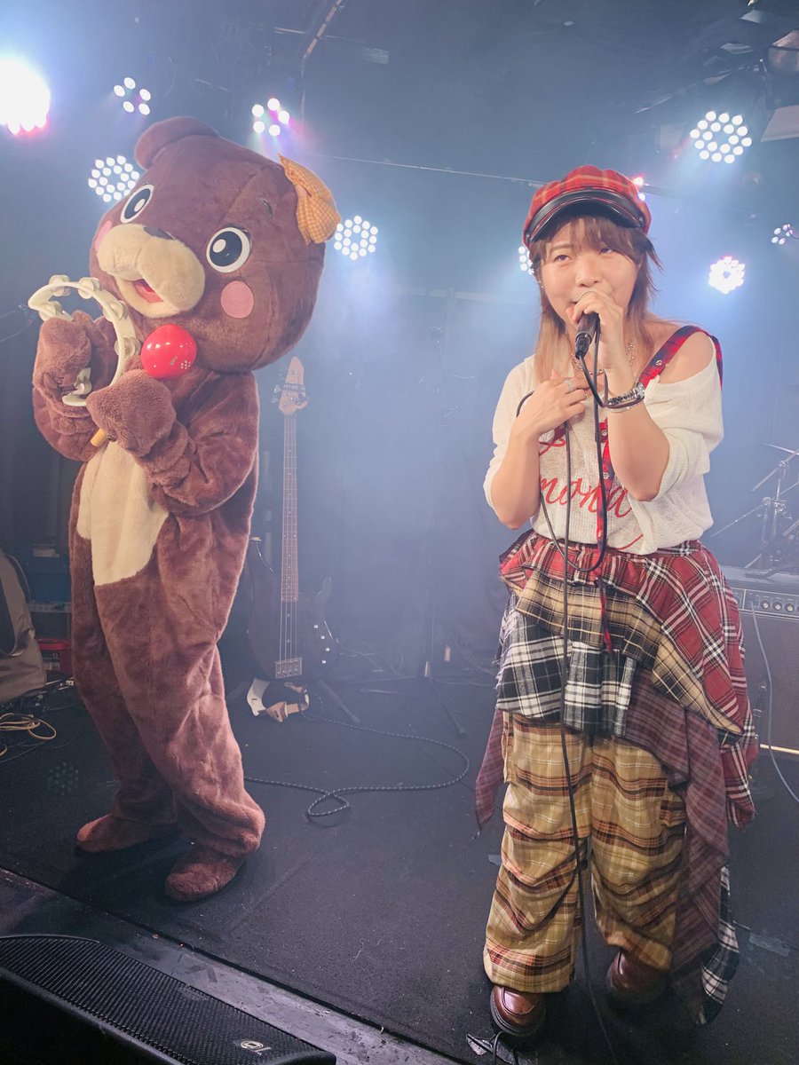 mgd20161204's tweet photo. セブンティーンとシブヤ・デメリットも聴けたしめちゃ楽しかった🐝✨
#HONEYBEE https://t.co/B3W7IviSCQ