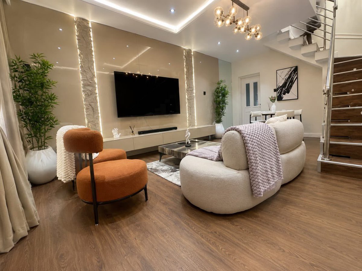 ElevanaServices's tweet photo. AESTHETIC 2 BEDROOM WITH PS5 

📍Badore ajah 
Rate :
Caution :50k
Amenities :
 24/7 high speed wifi 
Daily house keeping 
Modern Kitchen 
PS5 gaming console 
24/7 Security 
Modern Aestetic 
Smart TV in all rooms
#elevanaservices #apartmentsinajah #airbnbinlagos #shortletlagos https://t.co/iAJ1bF78dF