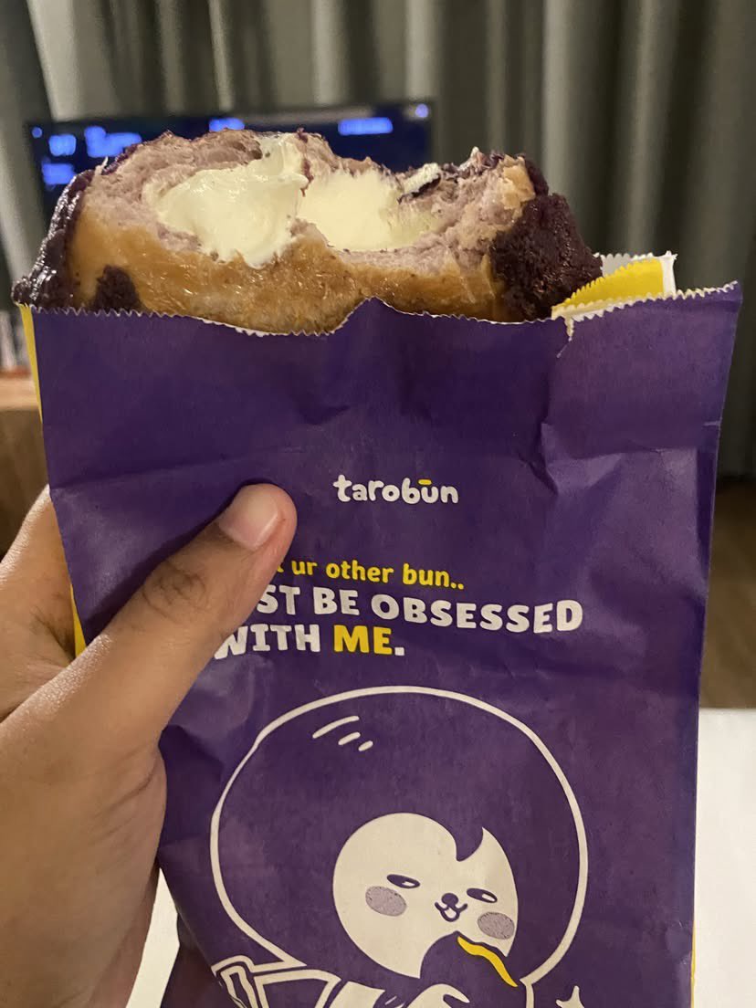zefthan's tweet photo. TARO BUN MAKANAN ENAK SEDUNIA😭 https://t.co/yX5oFCe9nZ
