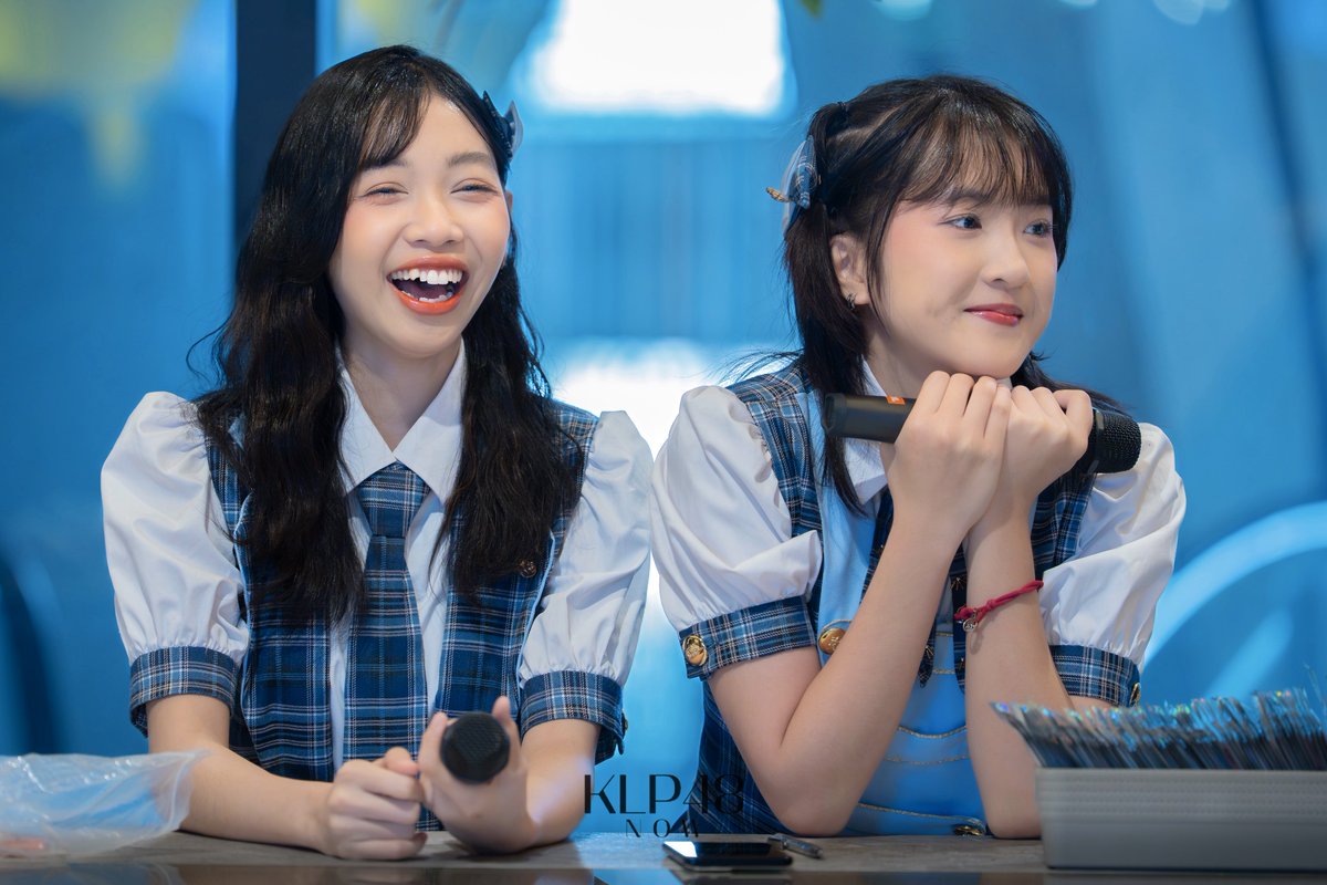 KLP48Now's tweet photo. [𝙴𝚟𝚎𝚗𝚝 𝙷𝚒𝚐𝚑𝚕𝚒𝚐𝚑𝚝✨]

260620 || Mini Live Show Tencho 2

𝑺𝒎𝒊𝒍𝒆𝒔 𝒕𝒉𝒂𝒕 𝒄𝒂𝒏 𝒃𝒓𝒊𝒈𝒉𝒕 𝒖𝒑 𝒕𝒉𝒆 𝒆𝒏𝒕𝒊𝒓𝒆 𝒔𝒕𝒐𝒓𝒆

#KLPEventHighlight #KLPMomentOfDream #KLP48 https://t.co/bEgvbnogb7