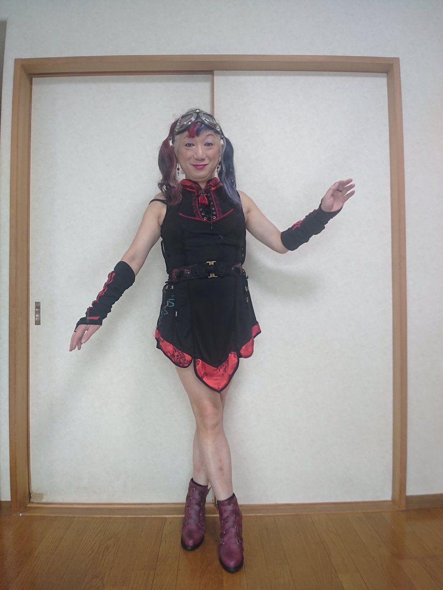 saori_mistress's tweet photo. 2026June21
今日は20年前の #ozzonest のチャイナワンピースと、販売中のショートジャケットの組み合わせで。
#ozzsnap #ozzon #ozzonjapan #ozzonest  #Rosecross #TAKARAYA https://t.co/mfAaL5Oyrl