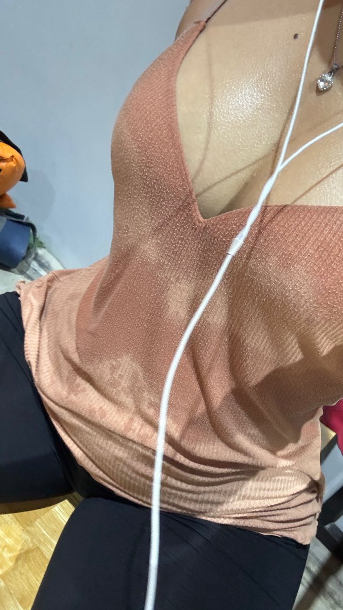 littlepatpat_'s tweet photo. can i be your cardio 🥺? https://t.co/FPpRdI34Y5