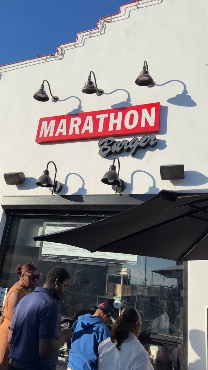 Kjdaniel10's tweet photo. Finally made it to Nip burger spot 🔥 https://t.co/n9rubhQug9
