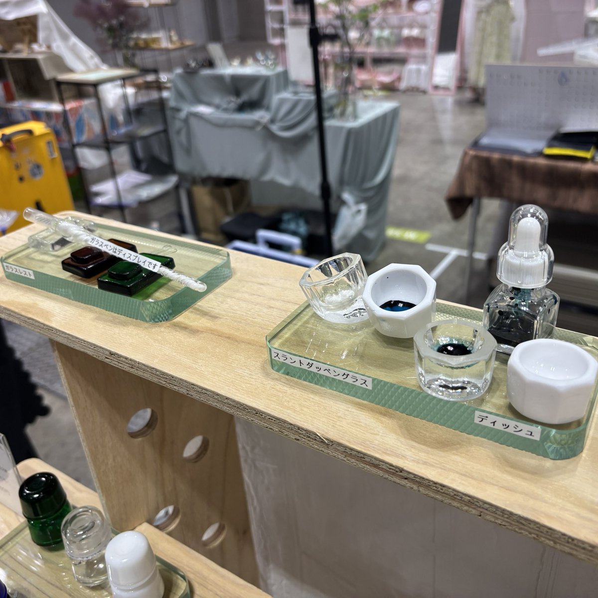REGLAS_tokyo's tweet photo. ヨコハマハンドメイドマルシェ2日目、はじまります。

初めての出店で不安いっぱいでしたが、昨日はたくさんのお客様にブースに立ち寄っていただきました。

ブースは M-47 です。
本日もよろしくお願いいたします。

#ヨコハマハンドメイドマルシェ
#REGLAS
#リーグラス
#ガラス雑貨 https://t.co/fewEBojz5B