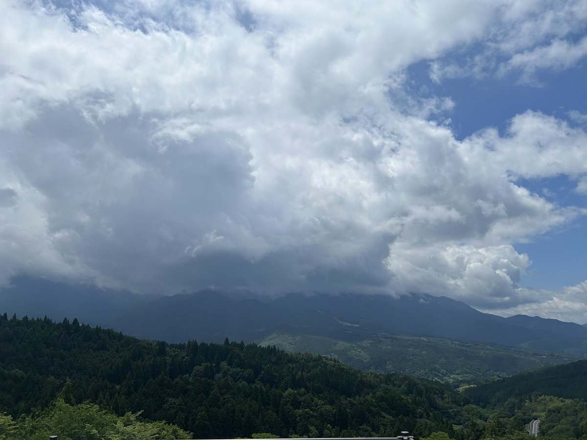 hyousyou's tweet photo. 恵那山見えない https://t.co/dxz7EwILzV