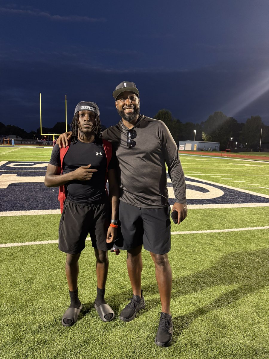 Solomon1295404's tweet photo. Had a great camp today at @gojsutigersfb. Huge thanks to the coaching staff. 🐅🐅@CoachTQuinn @CoachJMSanders
@TheRealJavJones @CoachBingham7
@ESPN3ALLDAY @LawrencHopkins
@Just_Wright94 @Coach_Lee_93
@charlieshearer @bbrady3 @GoMavsFB https://t.co/lGp3enmlLX