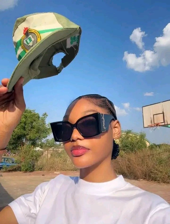 giftedoly22's tweet photo. @Lucaspeter85 @xoxompho Let tell you something, in Nigeria it's even hard to see and ugly girl do with what ever I want with that information. https://t.co/Q5qLwuIKT3
