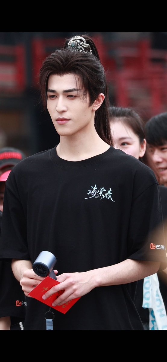 Cullennnnnnnnn's tweet photo. พี่พระเอกหล่อมากกกก ซองแดงซองแรกในฐานะพี่พระเอก 🥹🫶🏻🧧

รอคอยที่จะพบกับ派派และ派大星❤️🌸

@patrick_pppat 
#TheKillingOfBegonia #แพทริค
#ZhengYan #海棠春
#PatrickFinkler #尹浩宇 https://t.co/ft6EH3WP5l
