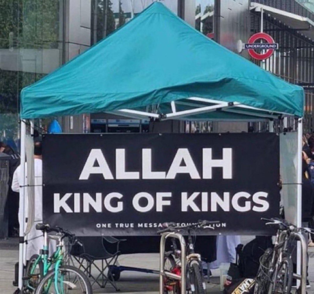 HalalNation_'s tweet photo. Allah is The King 🩵 https://t.co/yYQ0H8yo8c