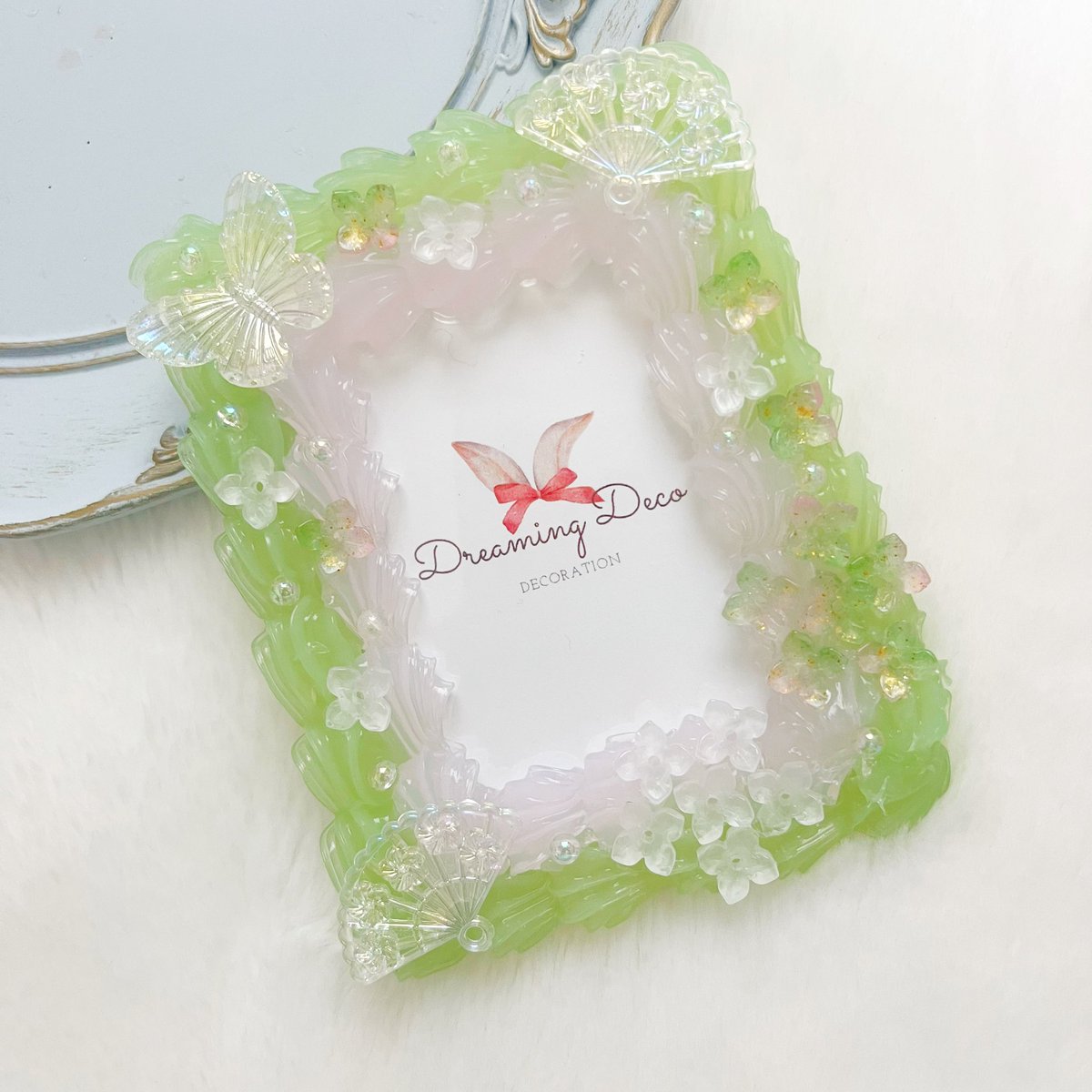 dreamingdeco's tweet photo. おはようございます☀️

梅雨限定の紫陽花トレカケース💠
メルカリにてオークション設定にさせていただいております🥹
お安くお求めいただけるチャンスです✨
ぜひご覧ください🥰

#ホイップデコ #トレカケースデコ #メルカリ https://t.co/qlxdvou6BU