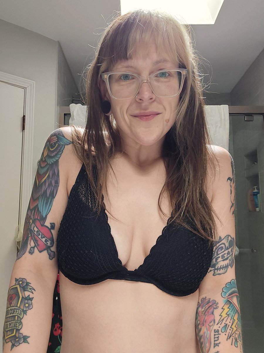 RuntheJules420's tweet photo. Few free trials left https://t.co/hJCNXJVsoM
@OnlyFans https://t.co/z90QeNGjOf