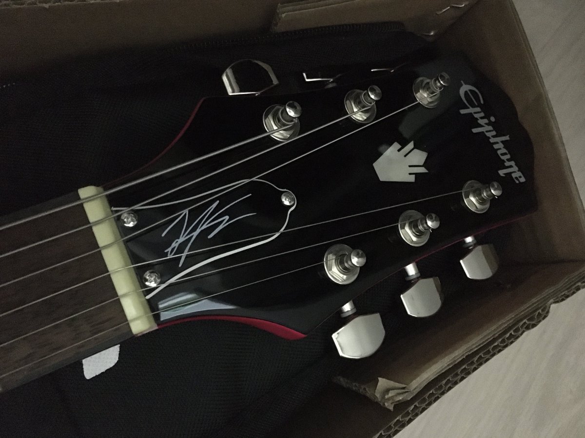 cybertrash7's tweet photo. Epiphone Jay "Raoul" SG Tribute
Plus
라울이 보유자 잇츠미...🤟🩷🎸 https://t.co/SRNYQgN5E4