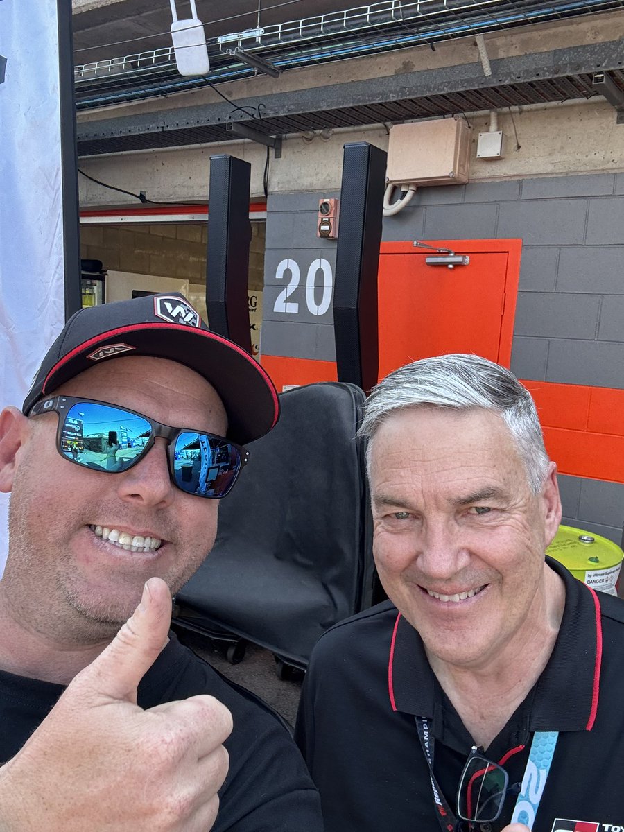DavidFendt86's tweet photo. Got a few selfies yesterday. On the look for @RyanWalkinshaw today. Got 2 @WalkinshawTWG garage tours, I’ll be trying my hardest https://t.co/QY7gQzZK4G