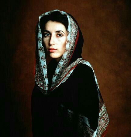 UsmanComrade's tweet photo. Remembering Shaheed Mohtarma Benazir Bhutto on her birthday — a symbol of courage, democracy, and unwavering dedication to the people of Pakistan. Her vision for a progressive, democratic, and inclusive nation continues to inspire generations. 
#HappyBirthdaySMBB https://t.co/rljubumIDC