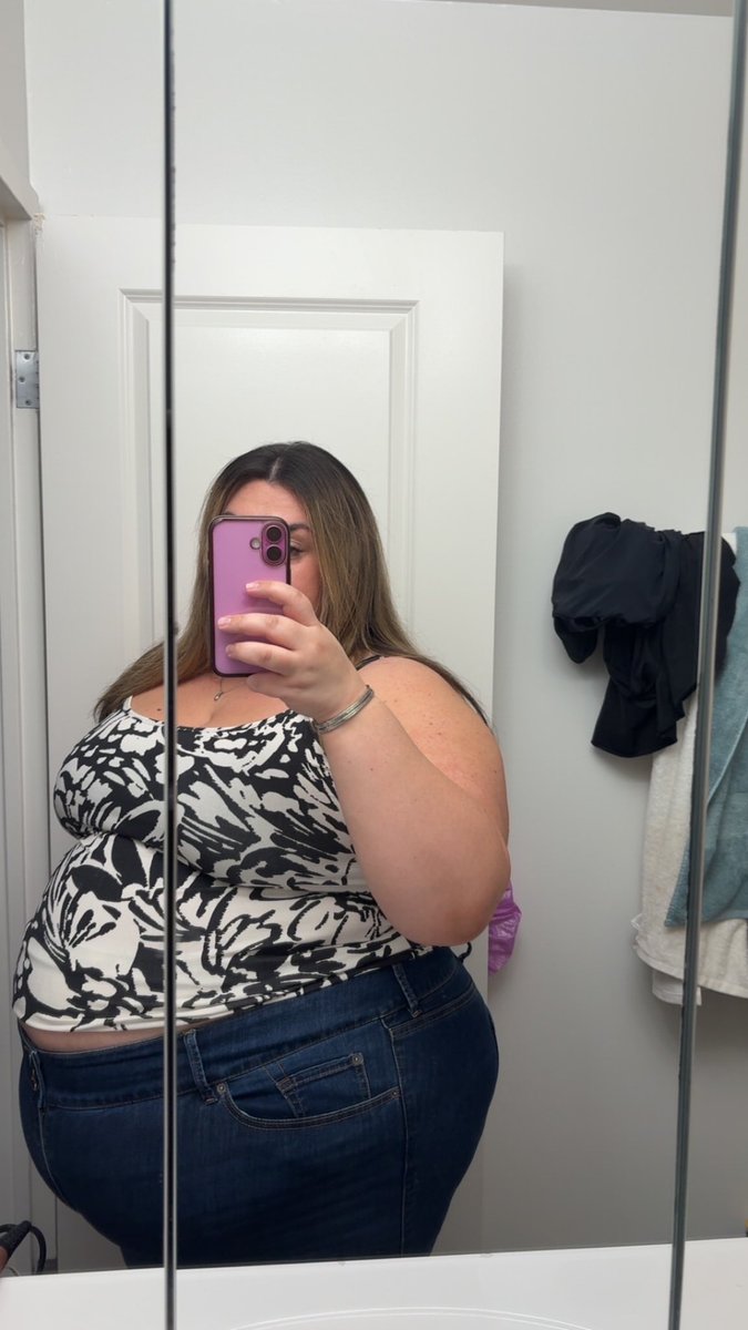 bbw__layla's tweet photo. My body 😍 https://t.co/gjdJ9OBw8w