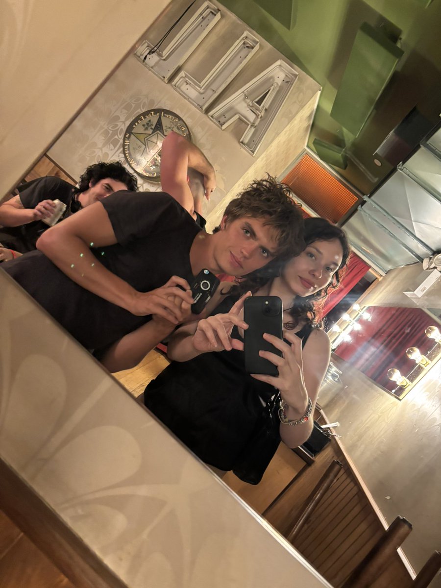 wolfe300maidenw's tweet photo. I got them pillow lips when I want em https://t.co/sTWwgIwIYG