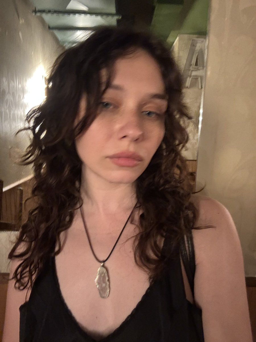 wolfe300maidenw's tweet photo. I got them pillow lips when I want em https://t.co/sTWwgIwIYG