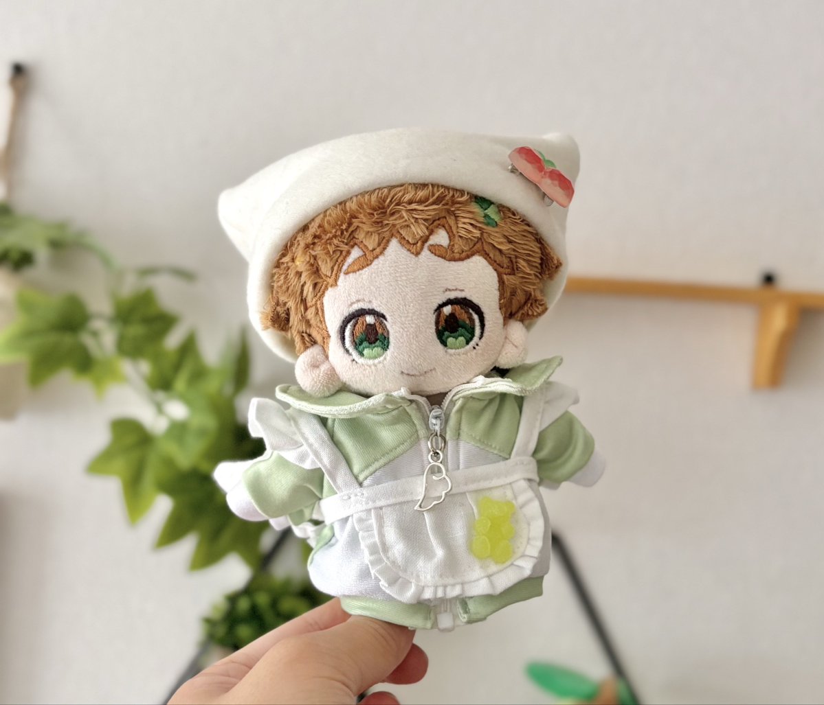 Luke_life3's tweet photo. 椎名ちゃん（@No7_Teddy ）のジャージメイド15cm用らしいけど10cmルークさんだとちょうどオーバーサイズみたいで可愛い☺️ https://t.co/YWzc9VkDcN