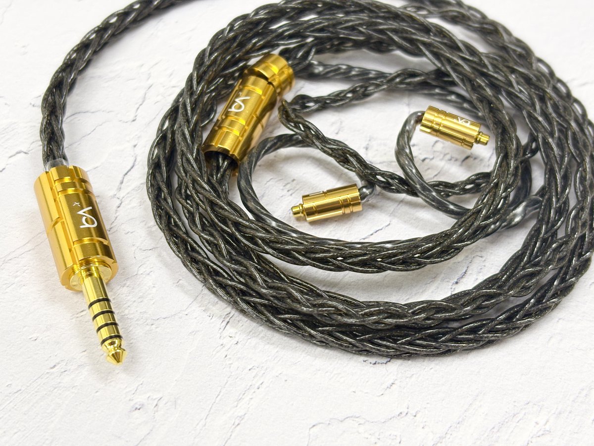 e_earphone_NPB's tweet photo. 【新製品・試聴機展示開始情報📢】 

＼7月中旬頃発売予定（ご予約受付中)／

深淵なるサウンドを解き放つ日本300本限定アップグレードケーブル
#BeatAudio
『Noir Clad 8wire』
当店試聴機ございます

▶49芯銀合金導体とクロスウィーブ構造
高い伝送性能と独自のサウンドチューニングを実現
低域の量感とインパクトを大幅に向上させるとともに、 温かみのある滑らかなサウンドシグネチャーを形成します
 
▶広大かつ立体的なサウンドステージ
音場の横方向・奥行方向の表現力を約1.5倍に拡張し、 広大で奥行きのある空間描写を実現
背景表現もよりクリアかつ深みを増し、 立体感と実在感に優れた没入感の高いリスニング体験を提供します
 
▶繊細な高域表現と優れた音の分離感
高域の伸びやかさと繊細な表現力を高めながら、 各帯域の分離感を大幅に
改善

ぜひ当店にてご試聴・ご覧くださいませ
#eイヤホン #eイヤ大阪日本橋本